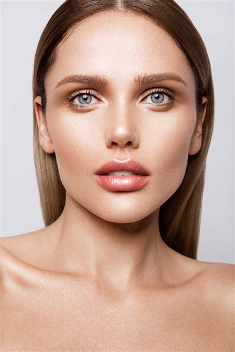 comment réussir un maquillage nude belle and chic
