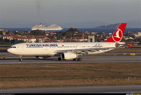 Tc Jnl Turkish Airlines Airbus A330 300 At Istanbul Ataturk Photo