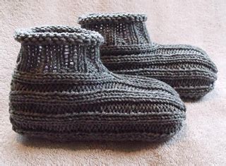Knit a comfy cozy pair of slippers with these free slipper knitting patterns. Ravelry: Adult Bootie Slippers pattern by Janis Frank