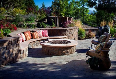 15 Stunning Outdoor Fire Pits Designs