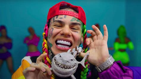 rapper 6ix9ine tried to donate 200 000 to a charity but they didn t want his money