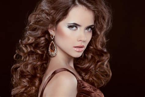 You cannot lighten a previous color with box dyes in a lighter shade. How to Lighten Dark Brown Hair with Box Dye • Living Gorgeous