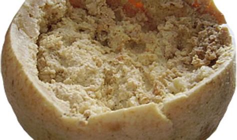 Ma di formaggi con i vermi nella nostra penisola se ne mangiano da sempre e un po' ovunque. I 10 cibi più pericolosi al mondo (1 è italiano) | Posti ...