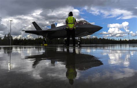 Gas Go Eielson Airmen Perform First Hot Pit Refueling For F 35a