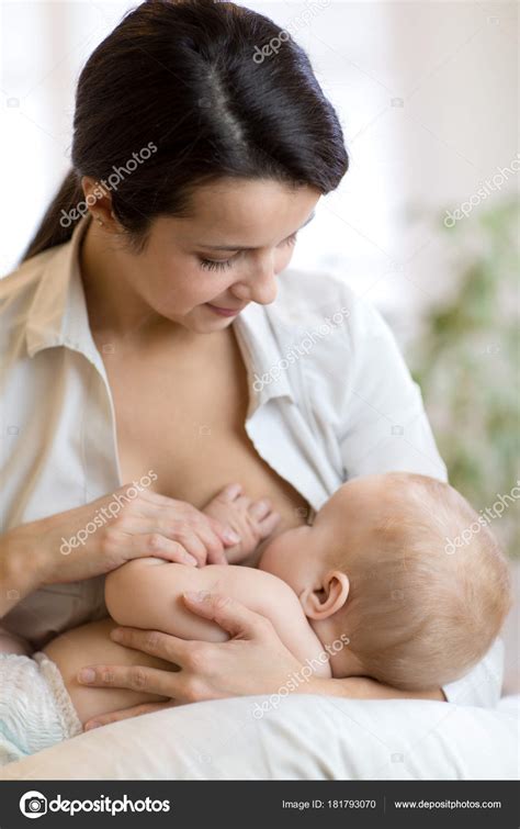 Fotos Bonitas De Madres Y Bebes Joven Madre Con Su Hijo