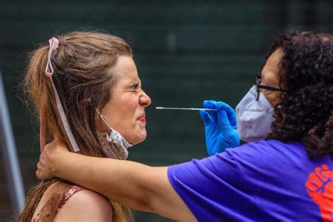 La variante delta podría representar el 90 % de los nuevos casos de coronavirus en la unión europea para finales de agosto. Menos tos y más secreción nasal: así son los síntomas de la variante Delta | Proceso Digital
