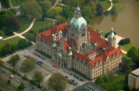 Luftbild Hannover Gebäude des Neuen Rathaus am Maschpark am Maschsee