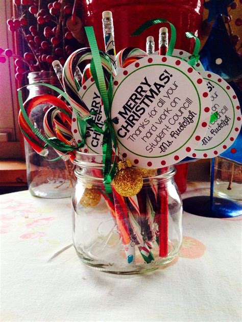 Here are 15 awesome gift ideas for students studying abroad! Student Council Christmas gifts | Elementary Student ...