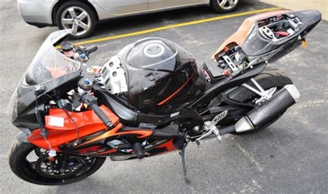 Our customer kyle said this about our vinyl wraps: 2007 SUZUKI GSXR 1000