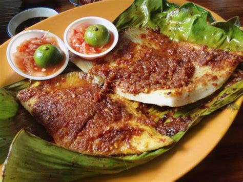 Ikan bakar merupakan masakan indonesia dan negara asia tenggara lainnya, berupa sebuah hidangan ikan atau bentuk lain makanan laut yang dibakar menggunakan arang. BBQ Sambal Fish (Ikan Bakar) | Asian Inspirations
