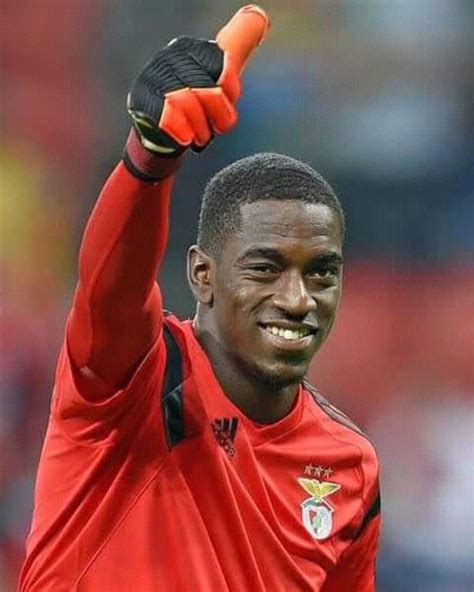 Avenida general norton de matos 1500. Pin de Julio Dias em slb | Sport lisboa e benfica