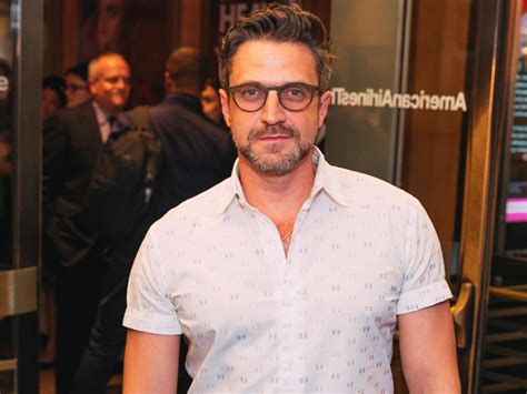 Odds Ends Raúl Esparza to Star in Chicago Production of Hamlet