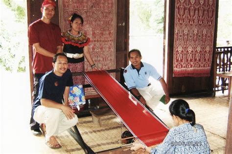 Iban atau dayak iban (dalam bahasa iban iban bermaksud orang atau manusia), adalah salah satu rumpun dayak. JaLaN-JaLaN: KUCHING SARAWAK: 'First time' keluar ...