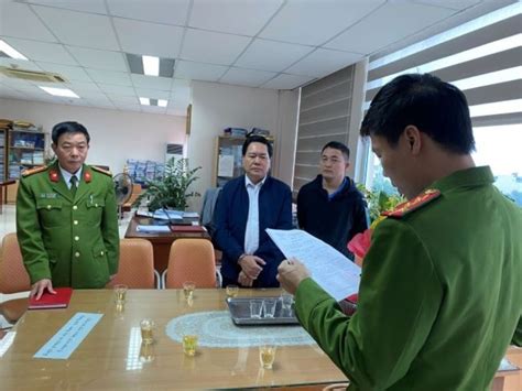 Ngày 10/8/2021, bộ tài chính đã công bố quyết định điều động, bổ nhiệm tổng giám đốc kho bạc nhà nước (kbnn) đối với ông trần quân, ủy viên ban thường vụ đảng ủy, chánh văn phòng bộ tài chính. Bộ Tài chính lên tiếng vụ Trưởng phòng thuế nhận tiền của ...