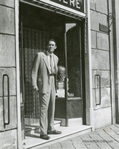 Gregory peck is a movie icon who for a period during his existence, was one of the most popular movie stars on the planet. Roman Holiday | Roman holiday, Gregory peck, Hollywood ...