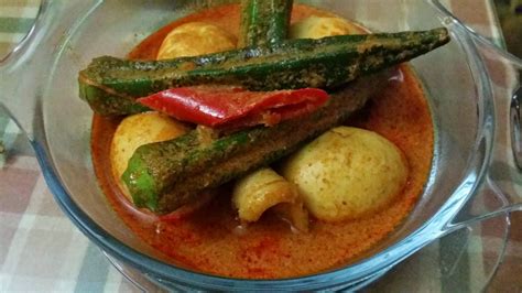Buat anda yang pernah berkunjung ke negeri pulau pinang, tidak sah kalau tidak pernah menjamah nasi kandar di sana bukan? ZULFAZA LOVES COOKING: Sotong masak nasi kandar (kari sotong)