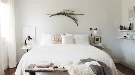 Diy Above The Bed Wall Decor Ideas The Space Above The Headboard Is The Perfect Place To