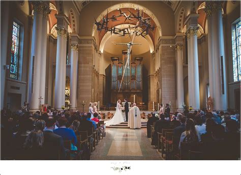 Twig And Olive Photographywinter Wedding In Milwaukee Wisconsin Audubon