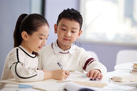 Children Who Help Each Other Learn And Progress Picture And Hd Photos
