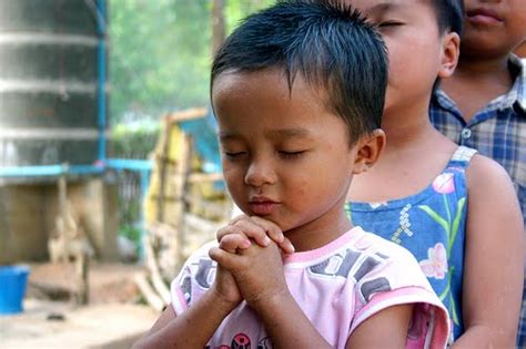 Imágenes De Niños Orando A Jesús Imagui
