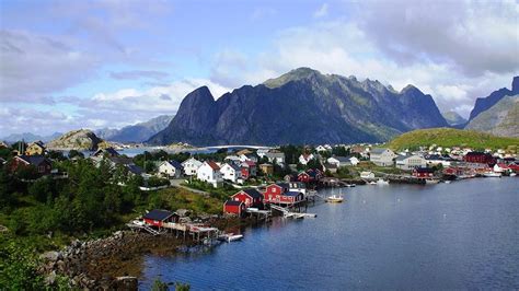 Reine, Norway | Favorite Tourist Places