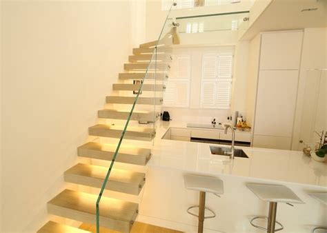 Modern Glass Floating Steps Staircase Solid Wood Treads Villa Design