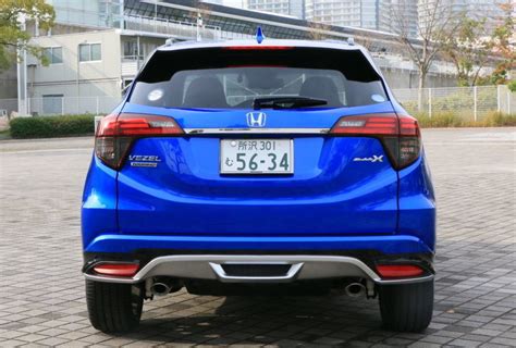 暗い 暗い 深海 ヴェールに包まれるは ラ. ここまで違うのか!? ホンダ「ヴェゼル」の純正コンプリート ...