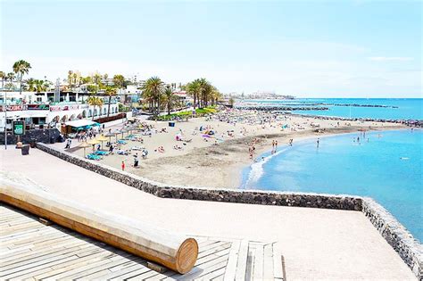 Apartamento en venta fañabe está ubicado en el primer piso y consta de una gran sala de estar, cocina independiente totalmente equipada y área de servicios públicos. Alquiler apartamento en Playas De Fañabe, Islas Canarias con piscina privada y piscina común ...