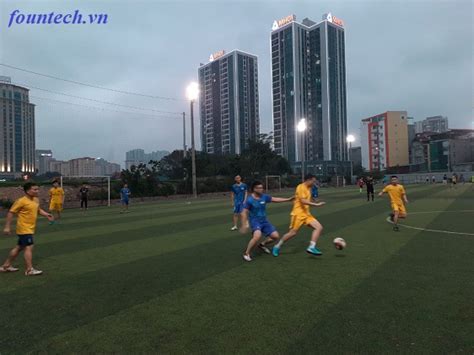 League 1, còn có tên gọi ls v.league 1 vì lý do tài trợ) là giải đấu bóng đá chuyên nghiệp cao nhất việt nam, do công ty cổ phần bóng đá chuyên nghiệp việt nam (vpf) điều hành. Giao hữu bóng đá giữa Fountech và BIDV Thăng Long