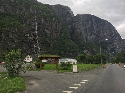 Widely travelled journalist and discerning adventurer, jens a. Kjerag Lysebotn Camping Resort (Lysebotn, Noorwegen ...