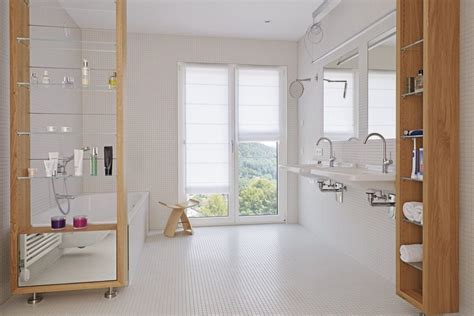 Optional netz mit super durchblick. Modernes Badezimmer rollstuhlgerecht mit Mosaik Fliesen ...