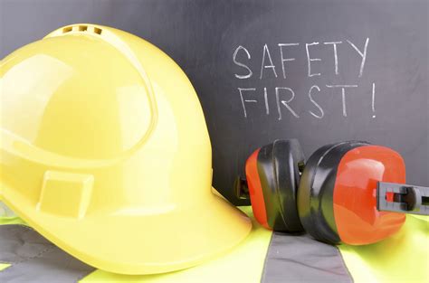 Melindungi dan menjamin keselamatan setiap tenaga kerja dan orang lain di tempat kerja. Panduan Keselamatan Kerja Saat Di tempat Kerja