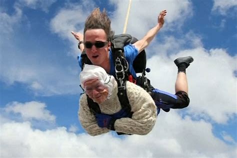 102 Year Old Woman Becomes Worlds Oldest Tandem Skydiver To Fight