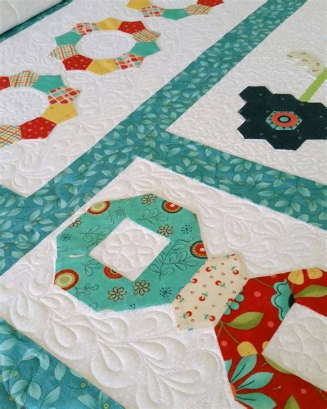 A Stunning English Paper Pieced Quilt With Applique Made By Noelle W