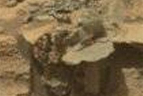Nasa Curiosity Rover Beams Back Alien Statue On Mars Daily Star