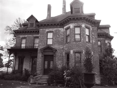 A mansion on Mansion Row in New Albany Indiana. New Albany Indiana