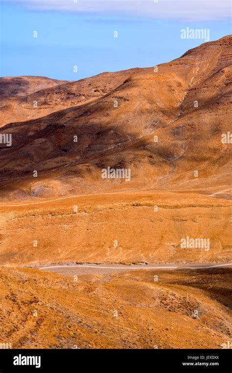 Dry Desert Landscape Stock Photo Alamy