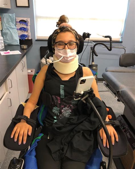 Quadriplegic Wheelchair Women Mens Hairstyles Fade Quadriplegic