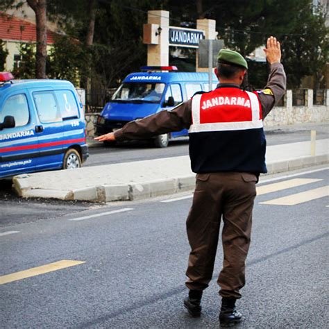 .jandarma zıt anlamısı, jandarma zıttı, jandarma hakkında bilgi, jandarma kelimesinin i̇ngilizce türkçe çevirisi ve tercümesi, jandarma sözcüğü ne anlama gelmektedir. Jandarma nedir ne demektir? Anlamı - Laf Sözlük