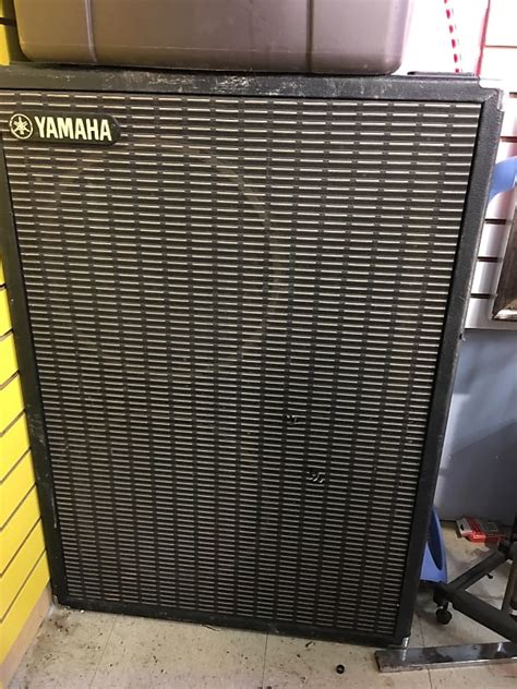 It has a really nice two octave neck. Yamaha 2/15 Bass Cabinet 80's Black/Silver | Rick's Gear ...