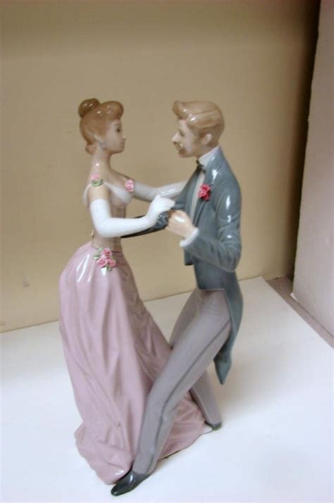 Lladro Dancing Couple Figurine Anniversary Waltz Lot 63
