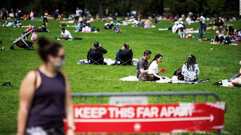Nyc Coronavirus Warm Weather Lured People To Central Park Cnn