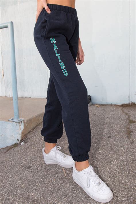 Https://techalive.net/outfit/navy Blue Sweatpants Outfit