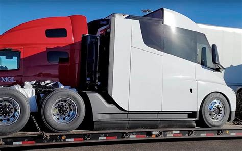 Ya Sabemos La Capacidad Del Tesla Semi 500 Kwh ¿escasa Para Un Camión