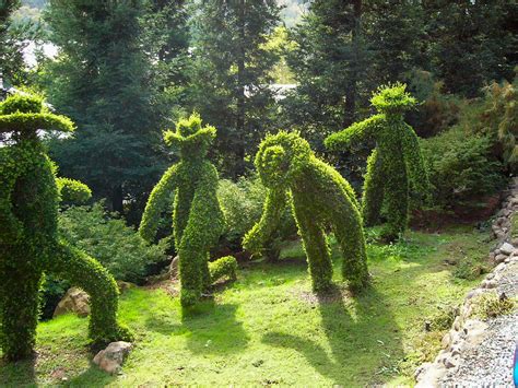 Over 40 rides & attractions 4 water play areas 6 majestic gardens — #gilroygardens @gilroy_gardens www.gilroygardens.org. Gilroy Gardens Family Theme Park - Roadside Secrets