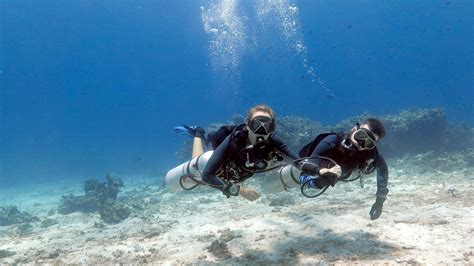 Sidemount Diver Aussie Divers Phuket