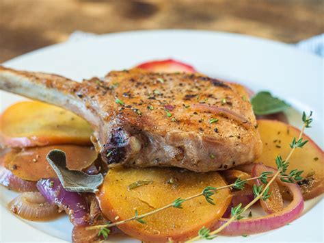 When the pork chops release from the pan, flip them. Chef Ramsay Thick Pork Chops Recipe / These best juicy ...