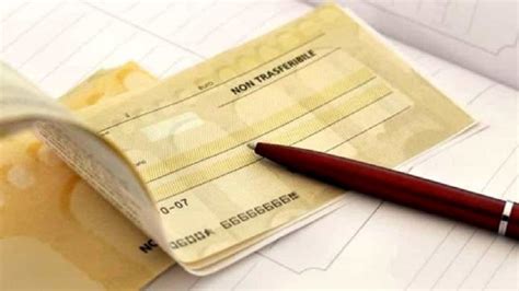La carta di debito verrà inviata a casa e si potrà inoltre richiedere la carta di credito e il libretto degli assegni. GLI ASSEGNI - StampaEtnea