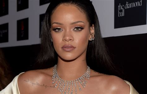 Rihanna Has Blue Mermaid Hair Now And Looks Predictably Amazing Glamour
