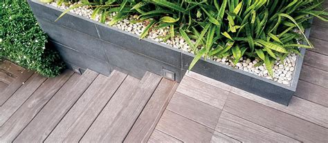 Pour de résine de sol et béton ciré, le béton coloré ciré est également conçu pour les aménagements extérieurs, revêtement terrasse et sol extérieur; Carrelage extérieur pour terrasse, dallage pierre ...